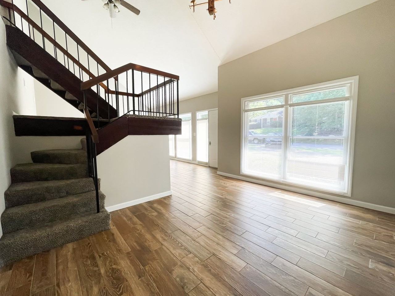 709 54th St - Photo 3 of 37