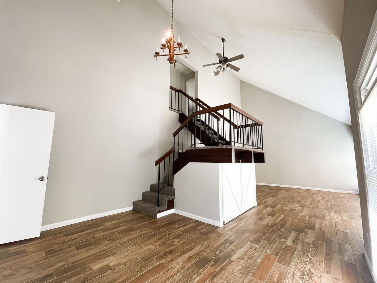 709 54th St - Photo 4 of 37