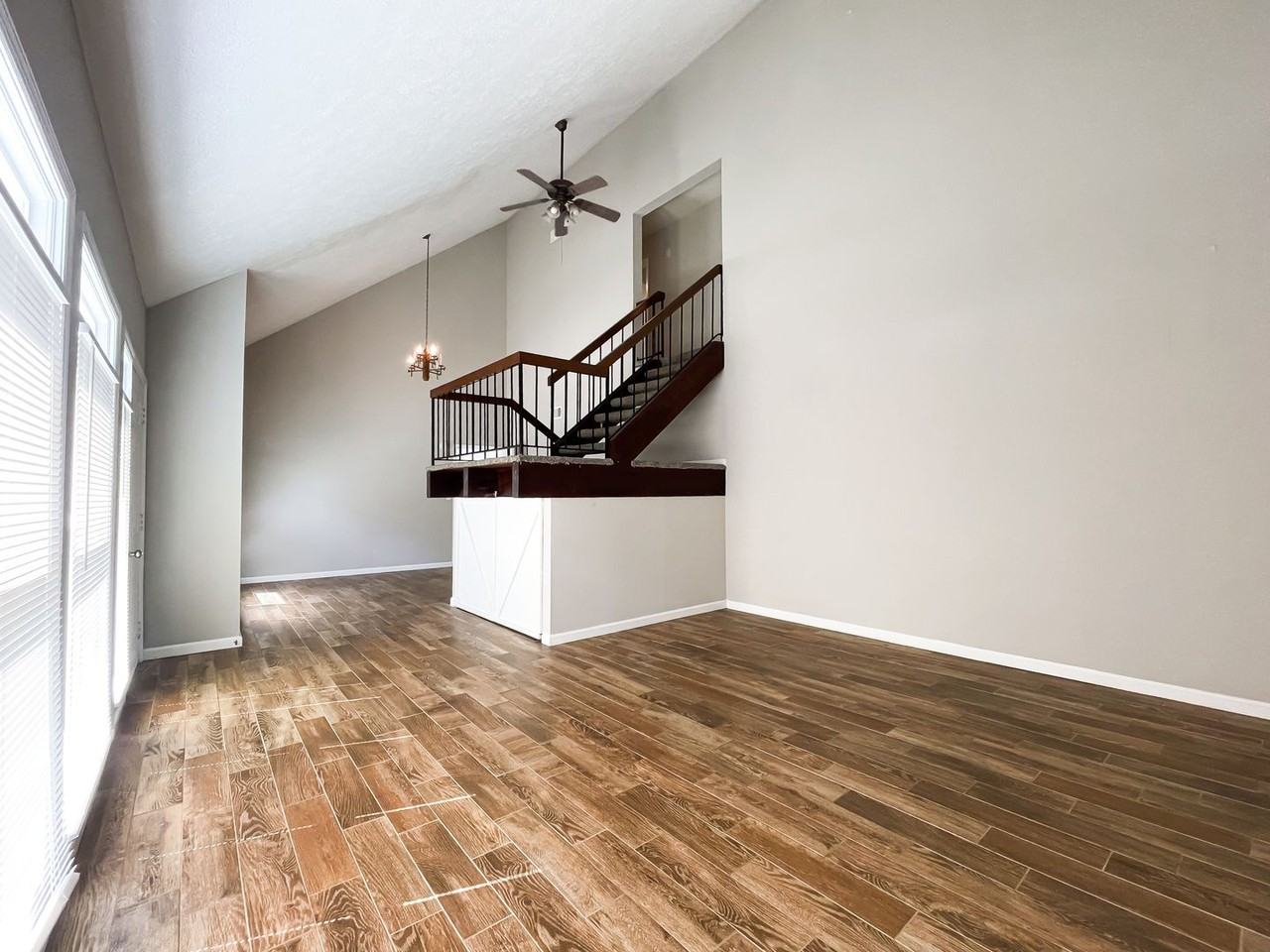 709 54th St - Photo 5 of 37