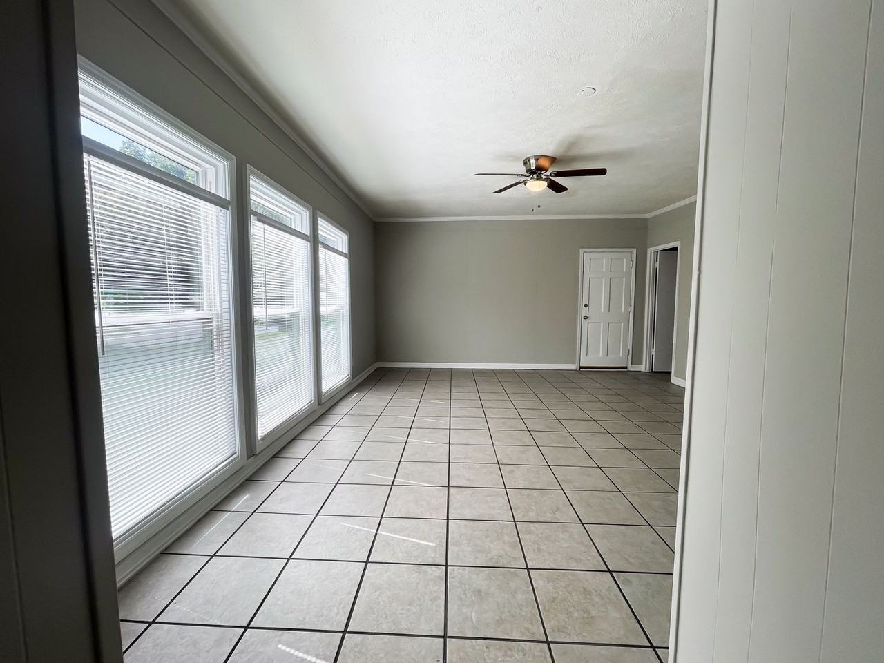 709 54th St - Photo 7 of 37