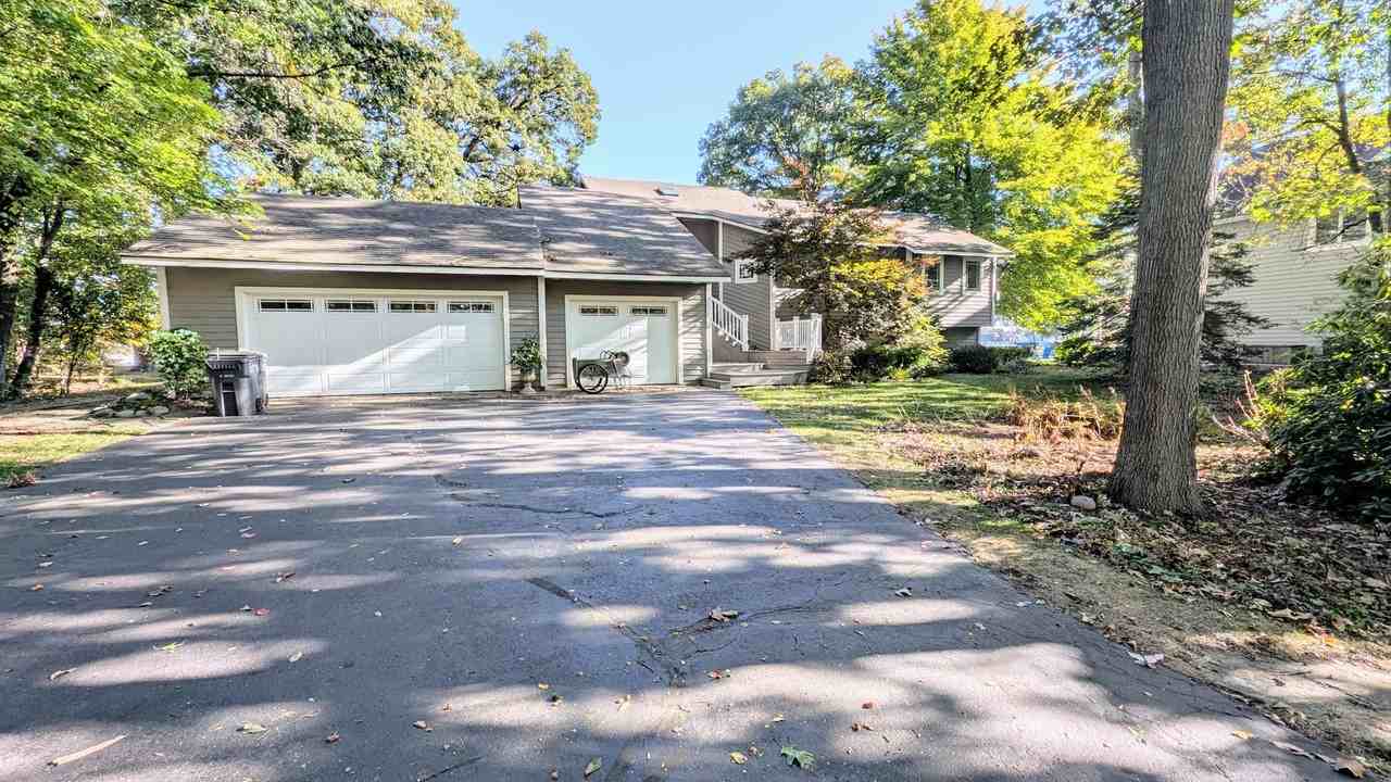 2103 Woody Noll Dr - Photo 2 of 30