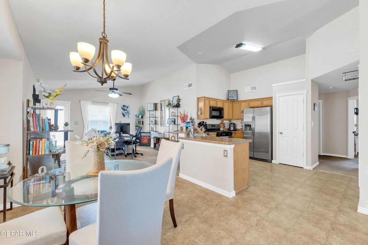 2924 Pino Blanco Pl - Photo 2 of 16