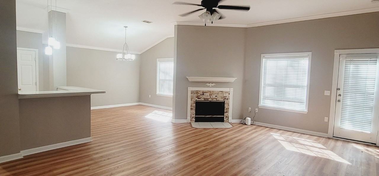 8005 Briarcreek Rd S - Photo 3 of 40