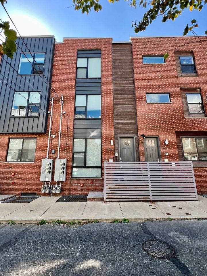 1916 E Letterly St #1 - Photo 3 of 15