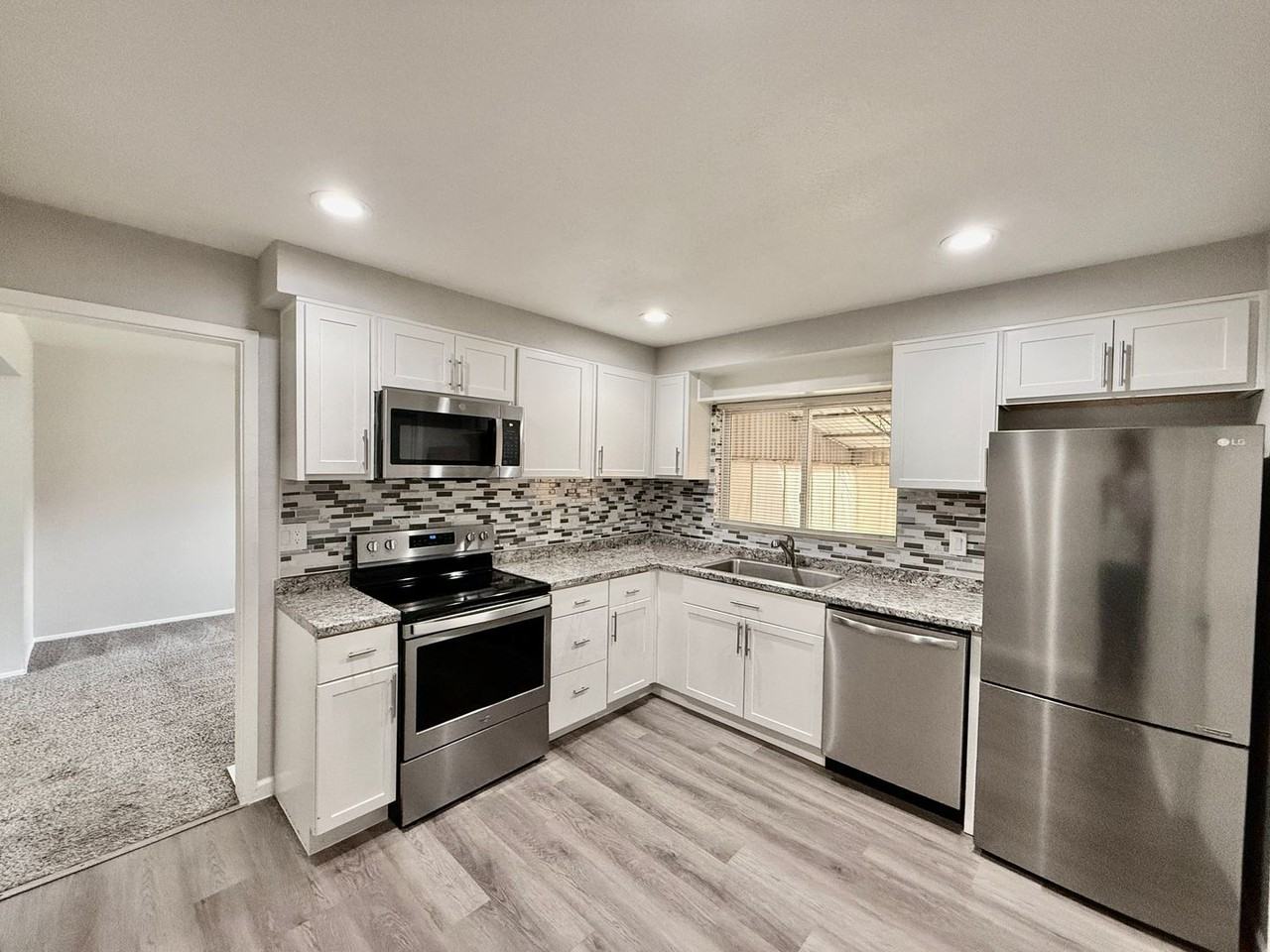 104 Morningside Dr - Photo 2 of 20