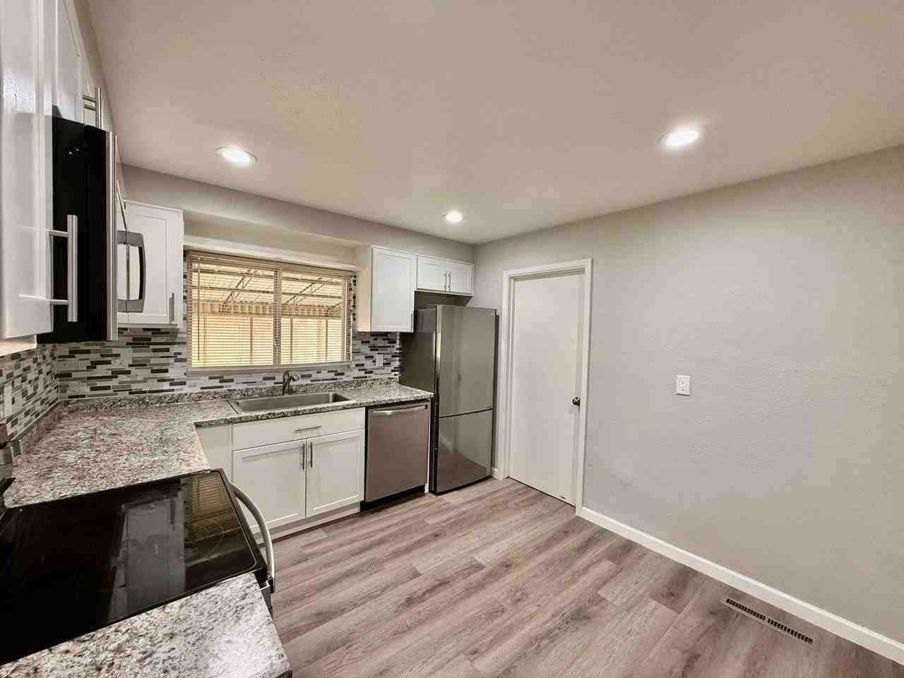 104 Morningside Dr - Photo 3 of 20
