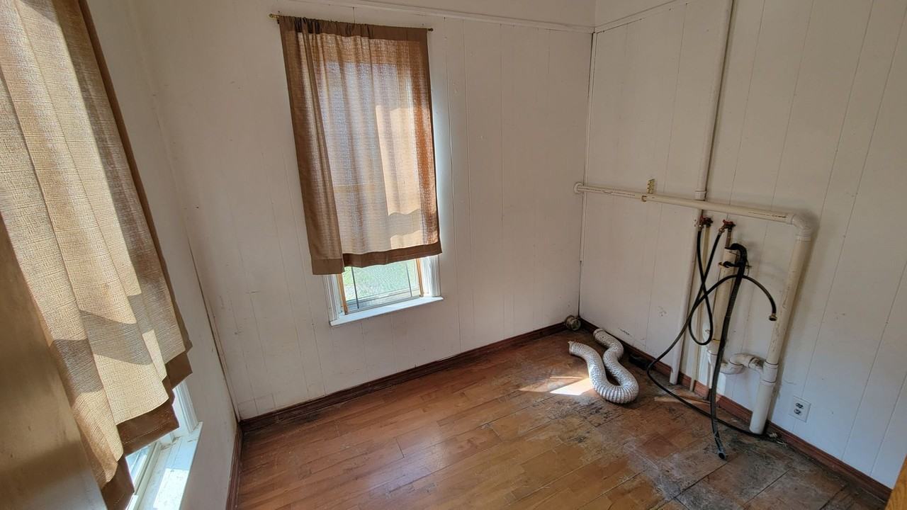 430 N 2nd Ave - Photo 4 of 6