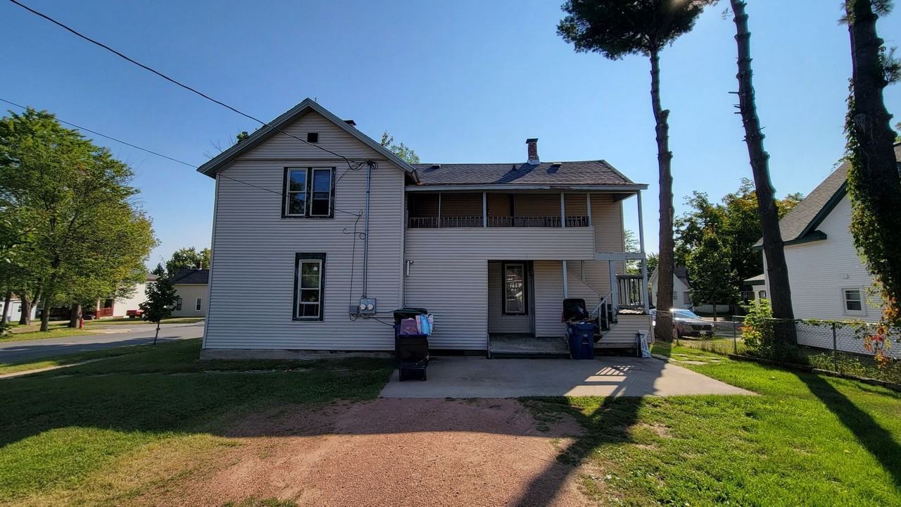 430 N 2nd Ave - Photo 5 of 6