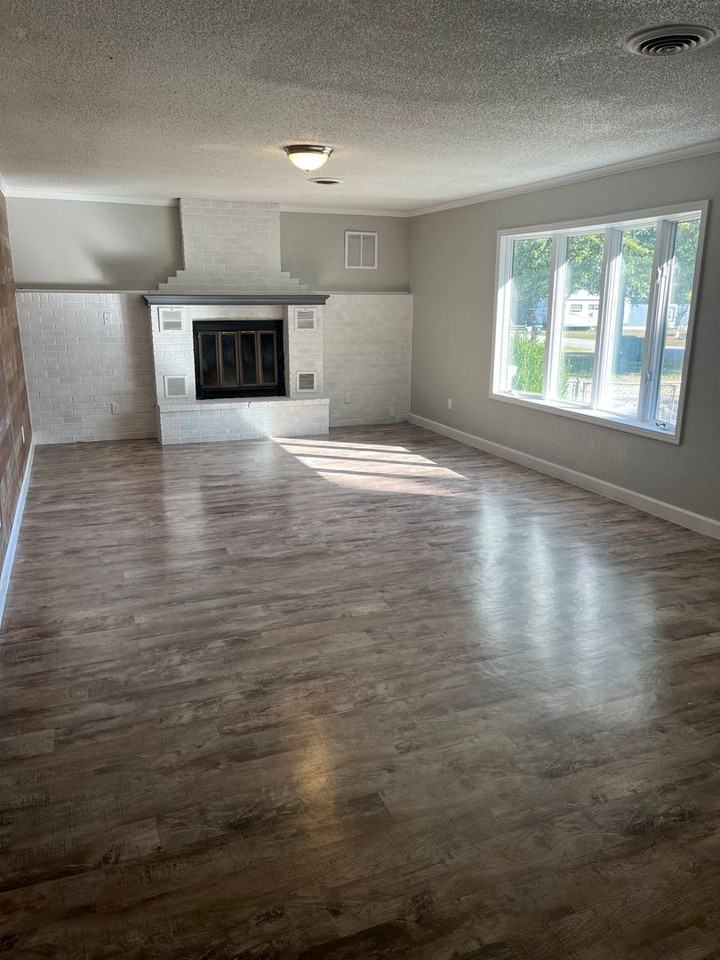 309 North Dogwood Avenue - Photo 2 of 17