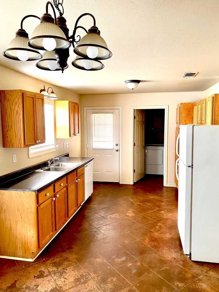 4301 Old Tyler Road - Photo 4 of 9