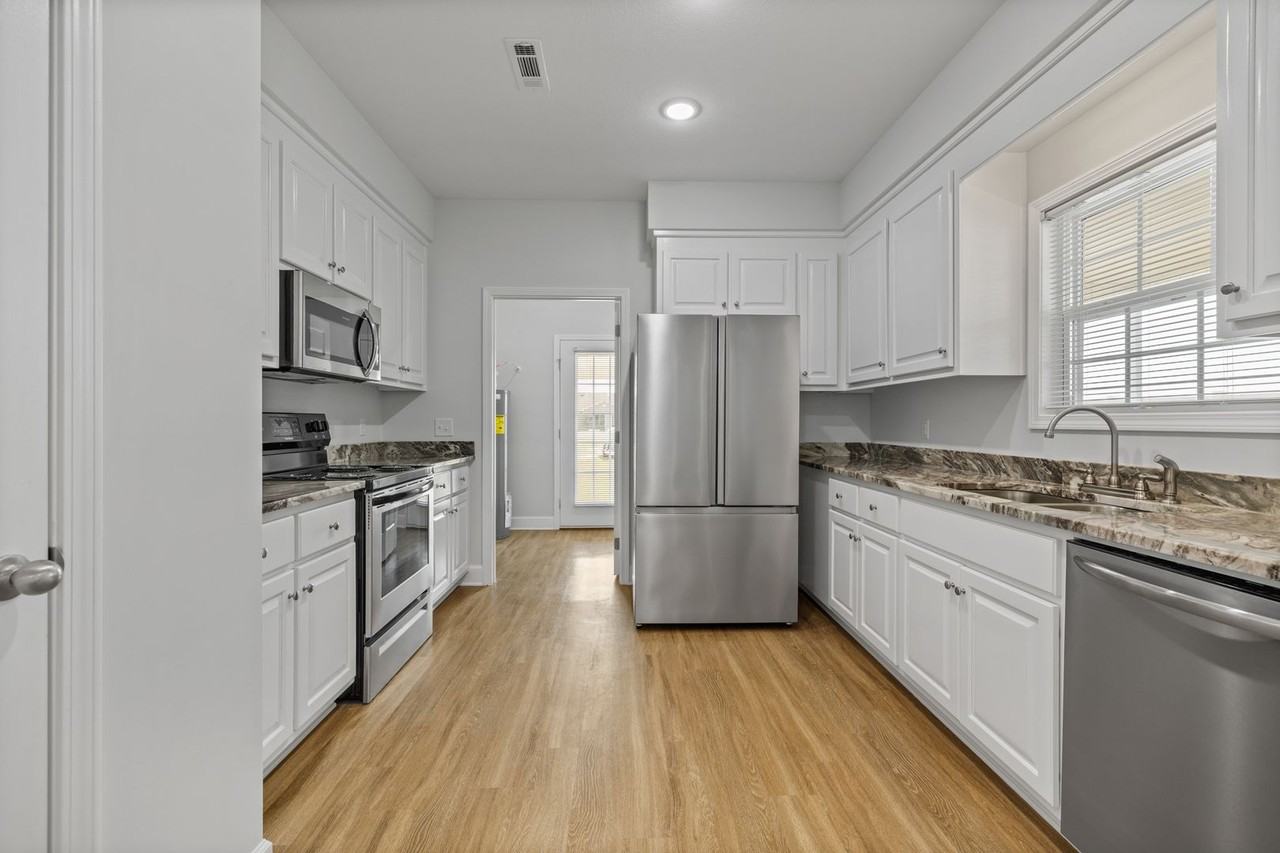 156 Wingate Ave - Photo 7 of 18