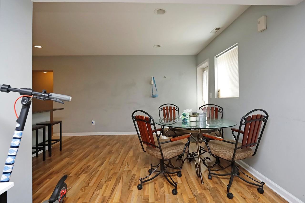 105 Isley St Apt B - Photo 6 of 10
