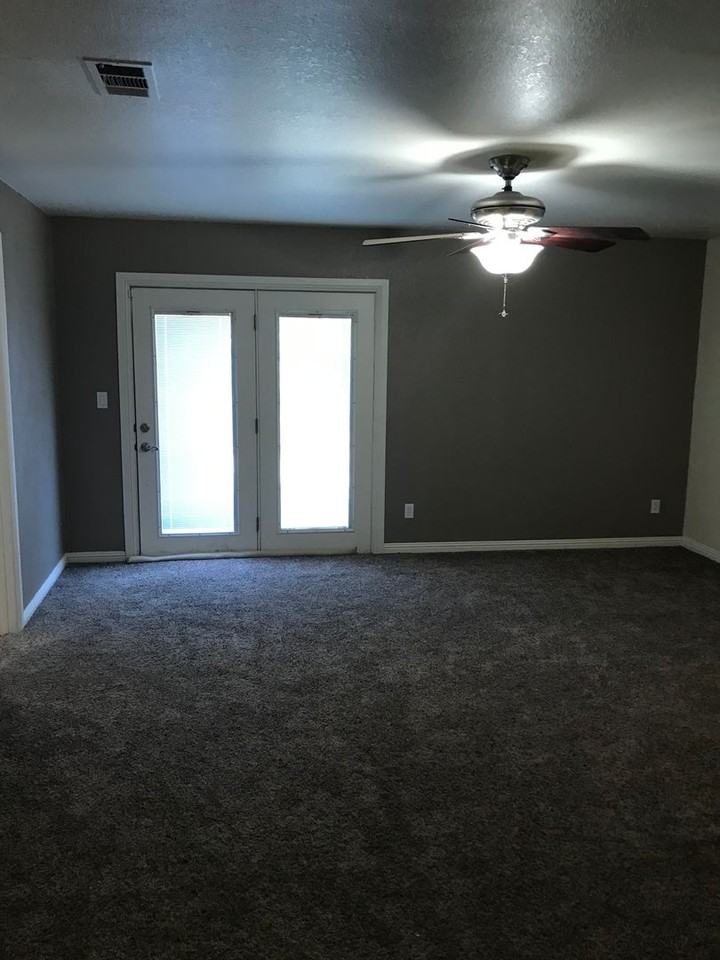 2110 Merced St - Photo 3 of 5