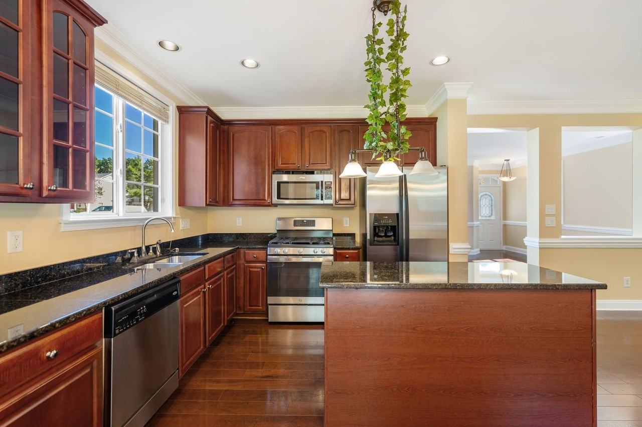 715 Obsidian Way - Photo 2 of 20