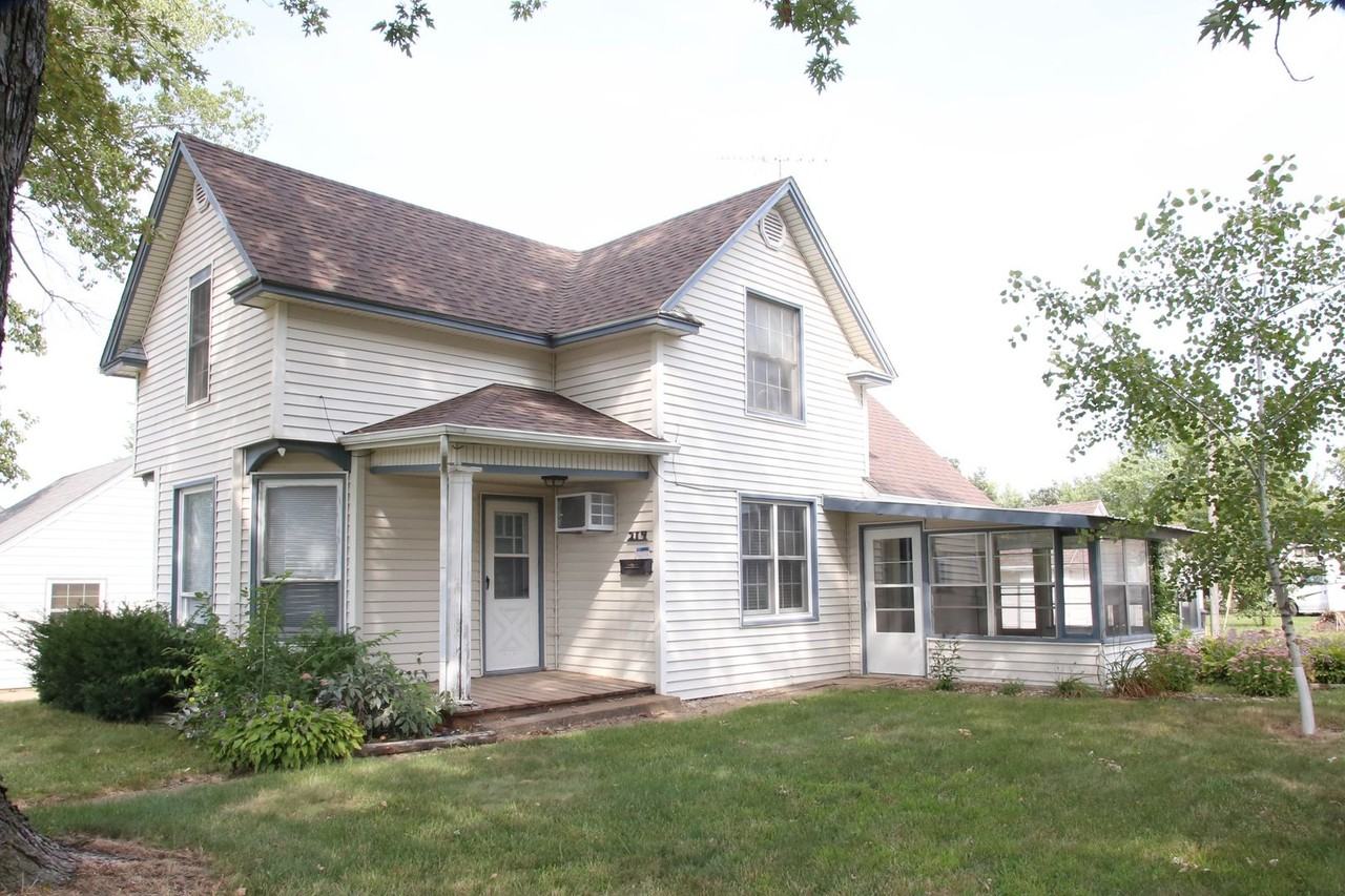 214 E 3rd St - Photo 2 of 10