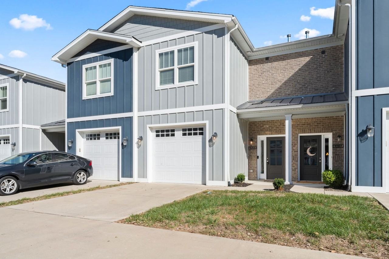 4205 Taylor Cove Court - Photo 4 of 24