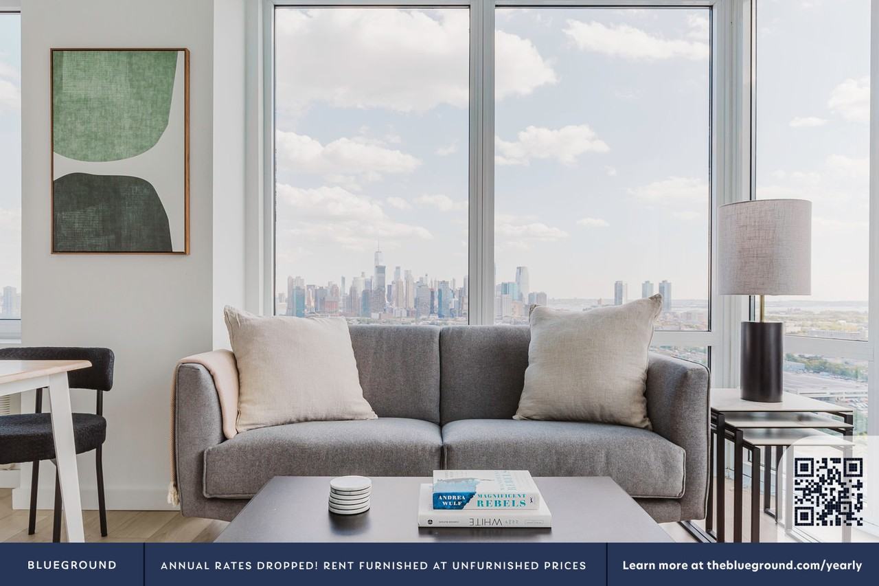 425 Summit Avenue - Photo 3 of 50