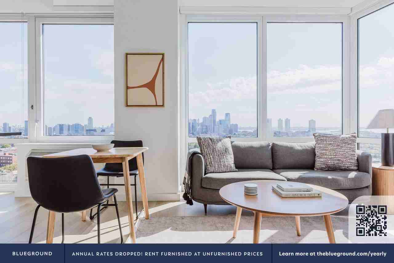425 Summit Avenue - Photo 3 of 50