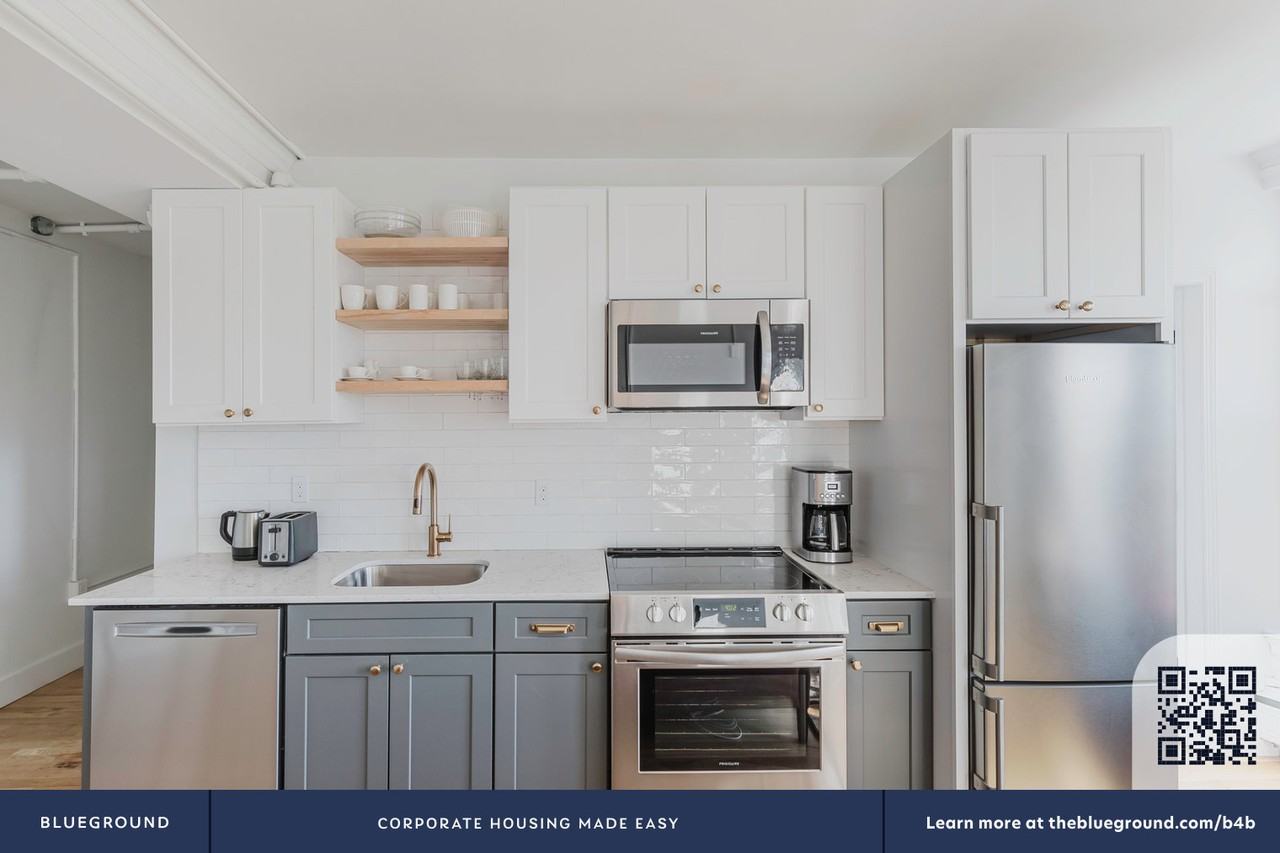 1284 Beacon Street - Photo 6 of 24