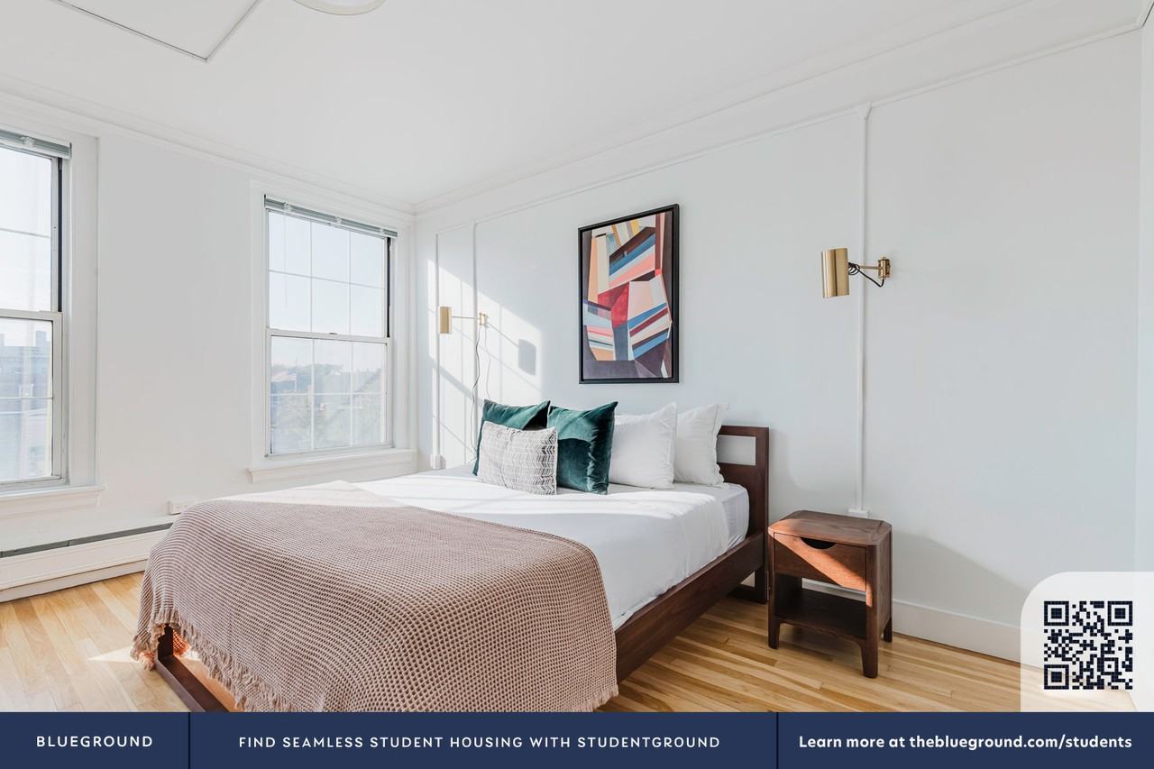 1284 Beacon Street - Photo 7 of 24