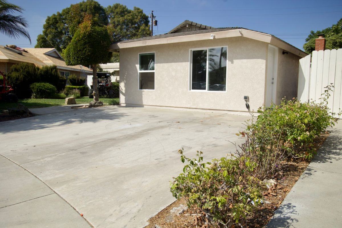 8331 Darsy Dr - Photo 3 of 16