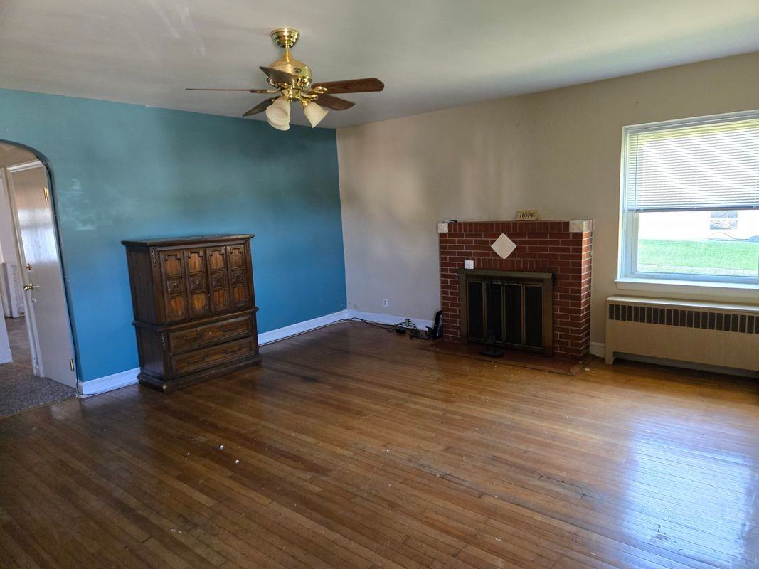 2917 Chesley Ave - Photo 3 of 11