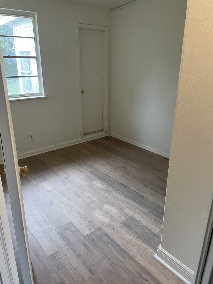 39 Oak Ave #39 - Photo 3 of 19