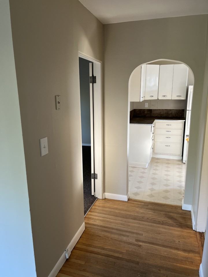 314 7th Ave S #2 - Photo 3 of 5