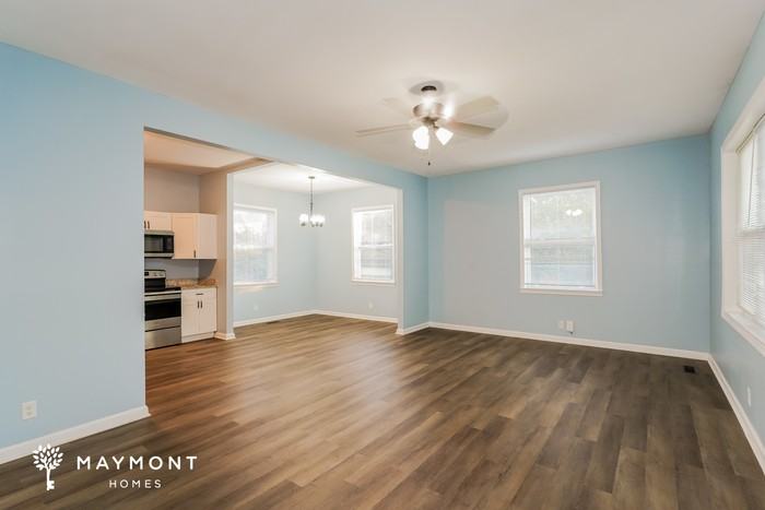413 Circle Dr - Photo 3 of 11