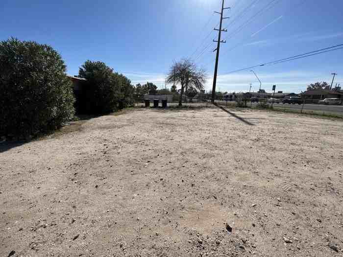 2205 E 36th St - Photo 2 of 12