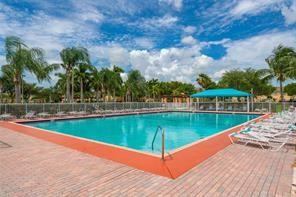 2903 Southeast 17th Avenue - Photo 3 of 29