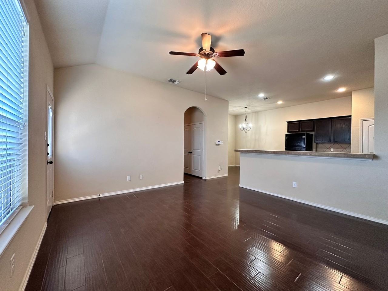 502 Creekside Cir - Photo 2 of 24