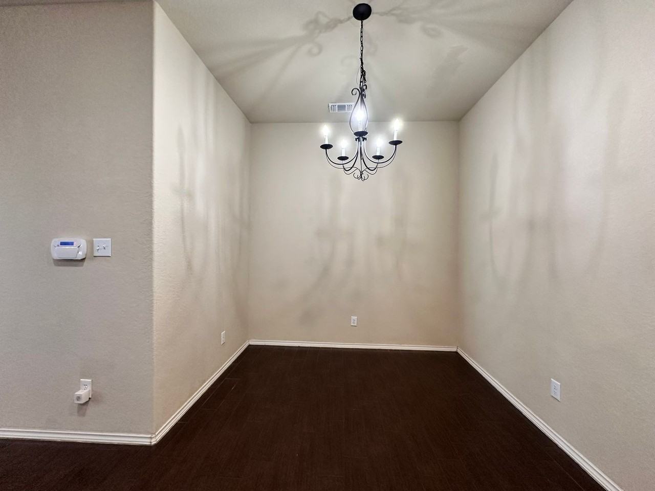 502 Creekside Cir - Photo 5 of 24