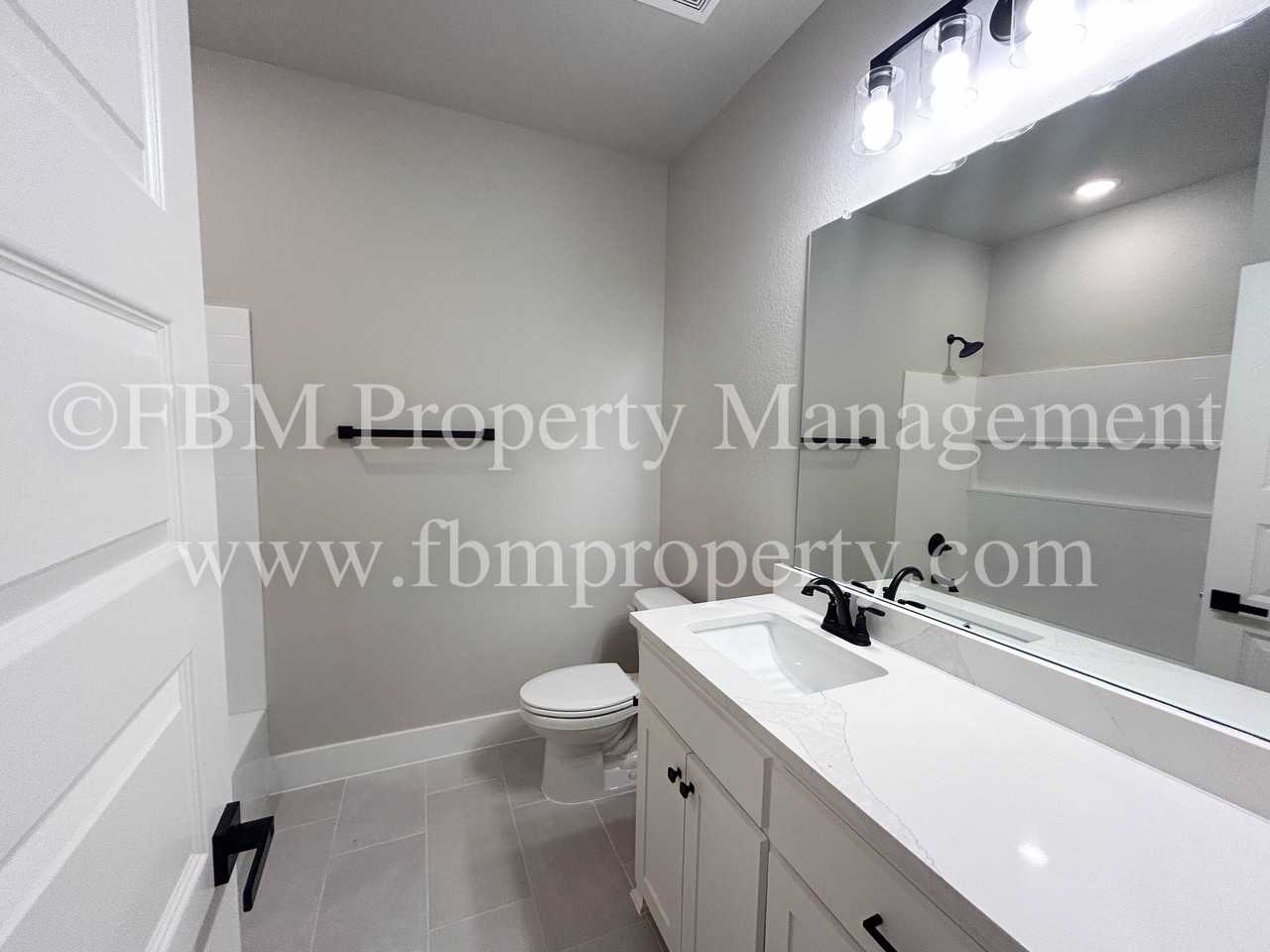 933 Cooksey Ct #B - Photo 3 of 38