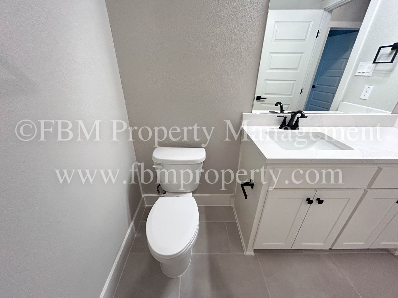 933 Cooksey Ct #B - Photo 4 of 38