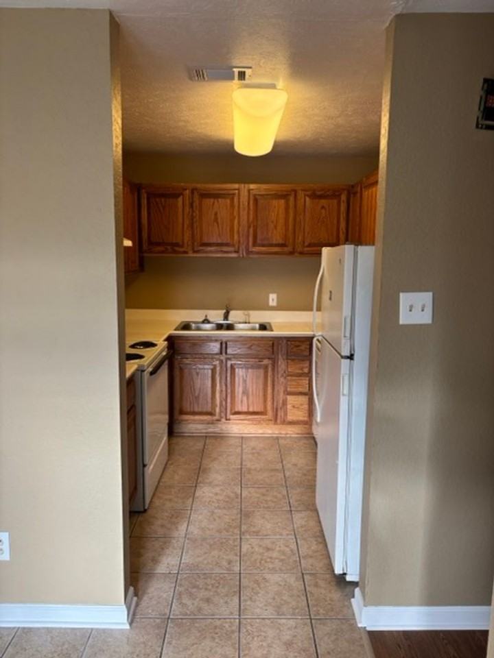 Woodland Cardinal Apartments - Photo 5 of 18