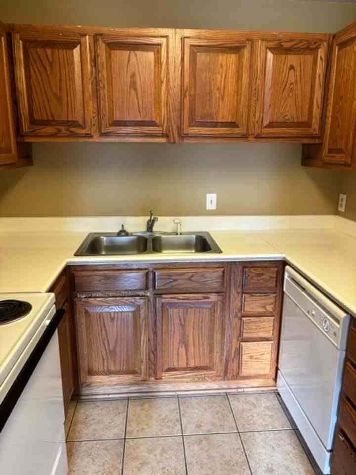 Woodland Cardinal Apartments - Photo 7 of 18