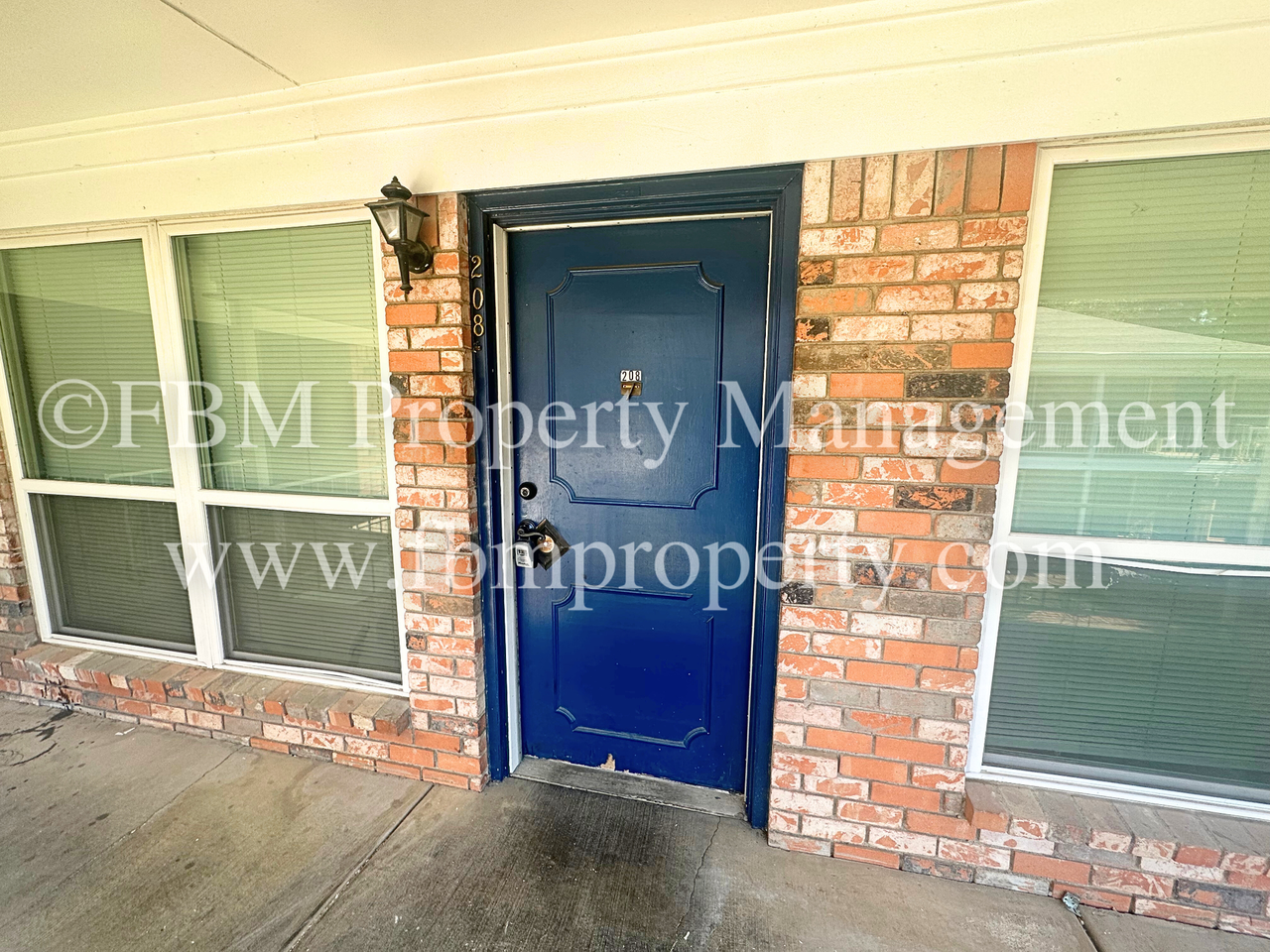 518 N Rogers St #204 - Photo 2 of 24