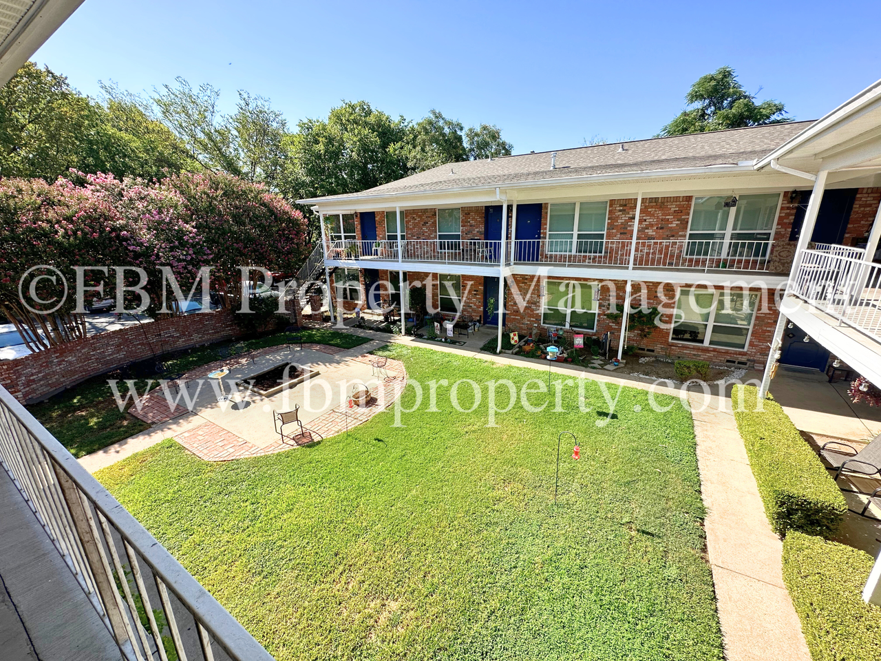 518 N Rogers St #204 - Photo 3 of 24