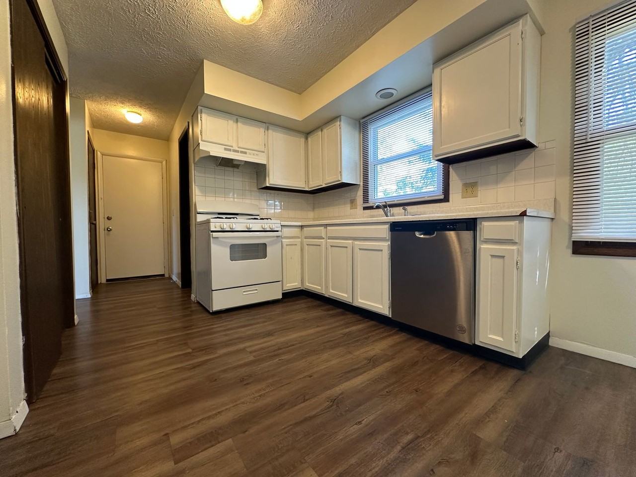 606 Arcadia - Photo 5 of 17