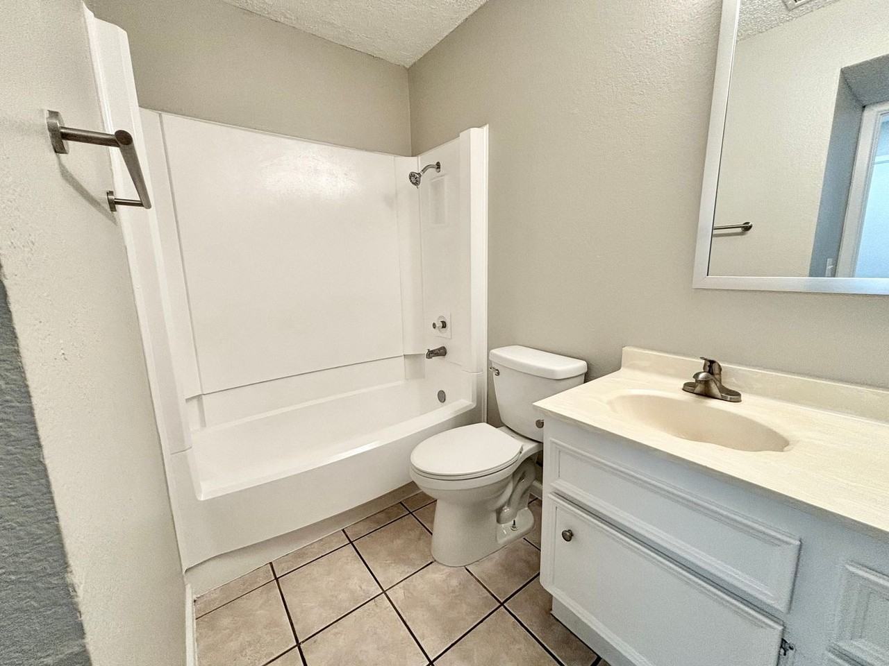 5202 Kenosha Ave - Photo 7 of 17