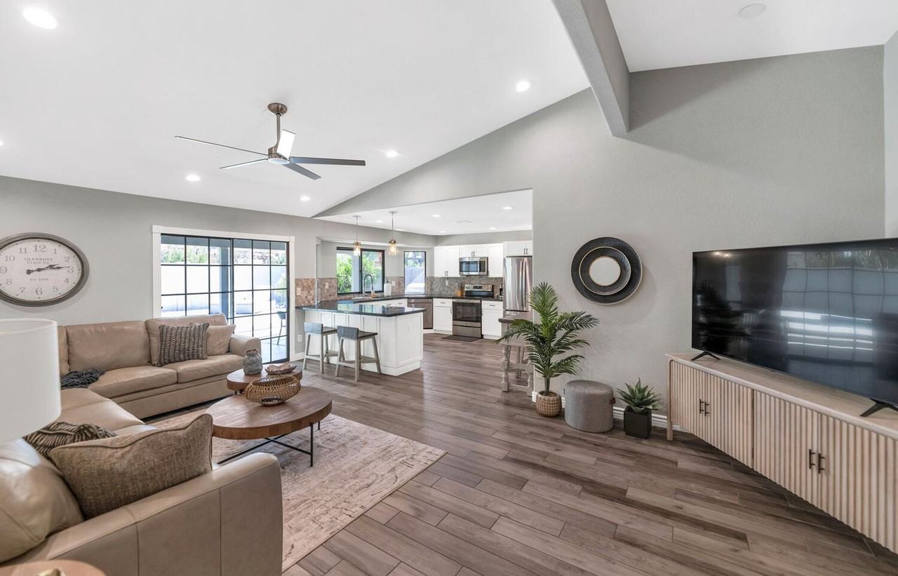 1439 S Almar - Photo 3 of 23