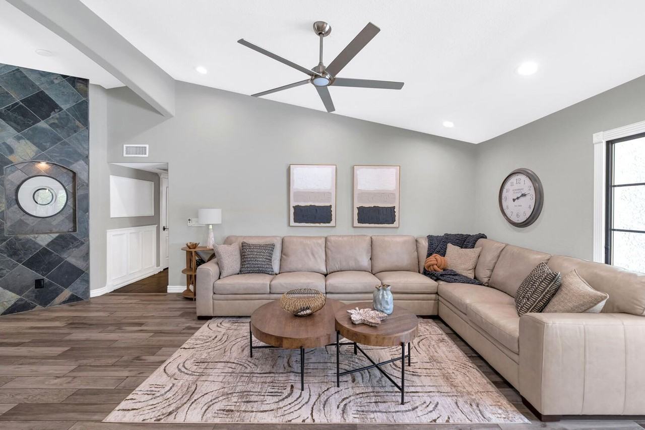 1439 S Almar - Photo 4 of 23