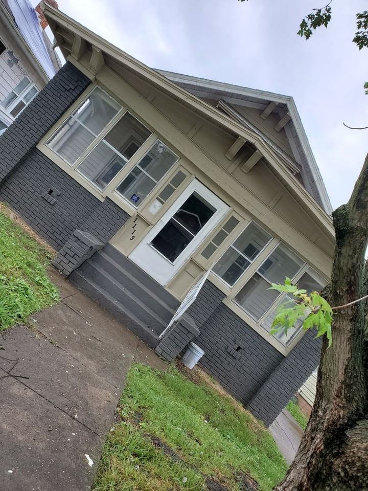 1119 Adams Ave - Photo 6 of 9