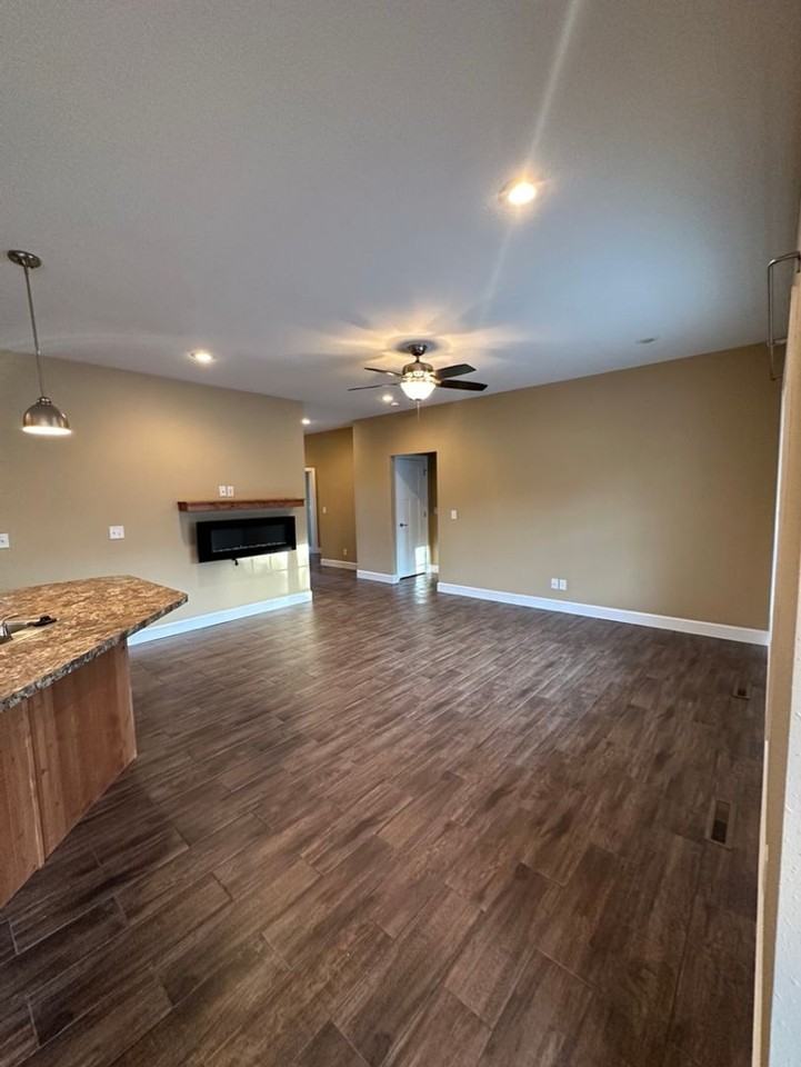 1303 Dara Dr - Photo 2 of 10