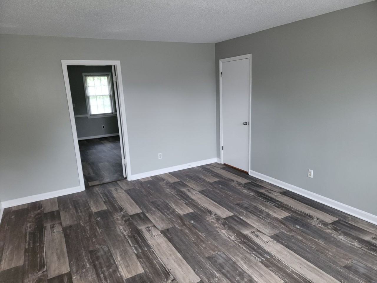 269-271 MURRAY RD - Photo 2 of 6