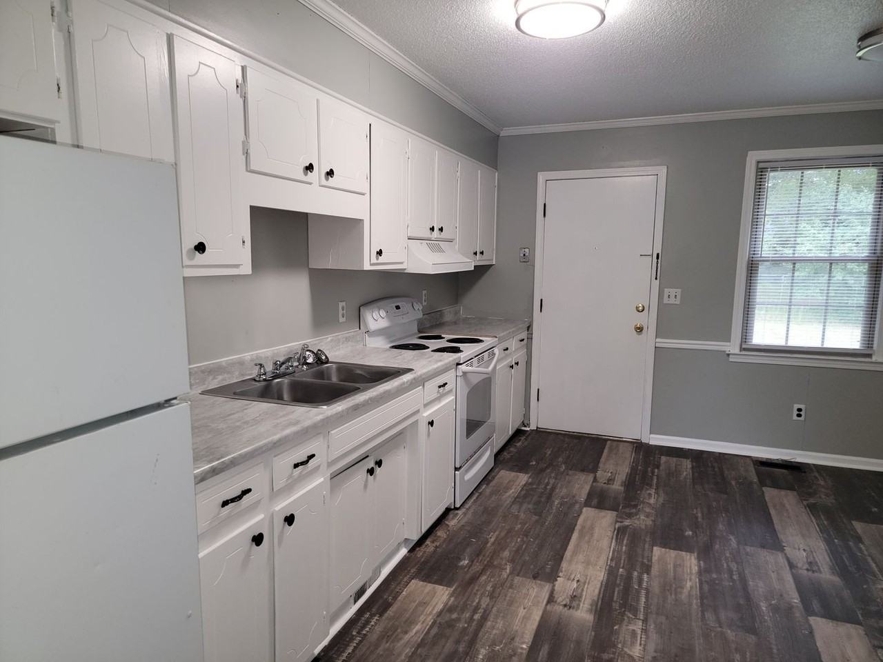 269-271 MURRAY RD - Photo 3 of 6