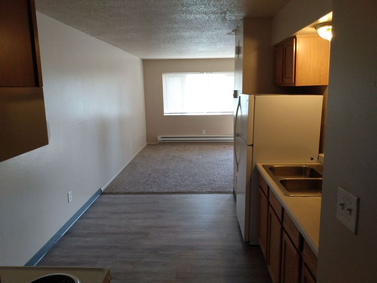 220 N 4th St ##03 - Photo 3 of 7