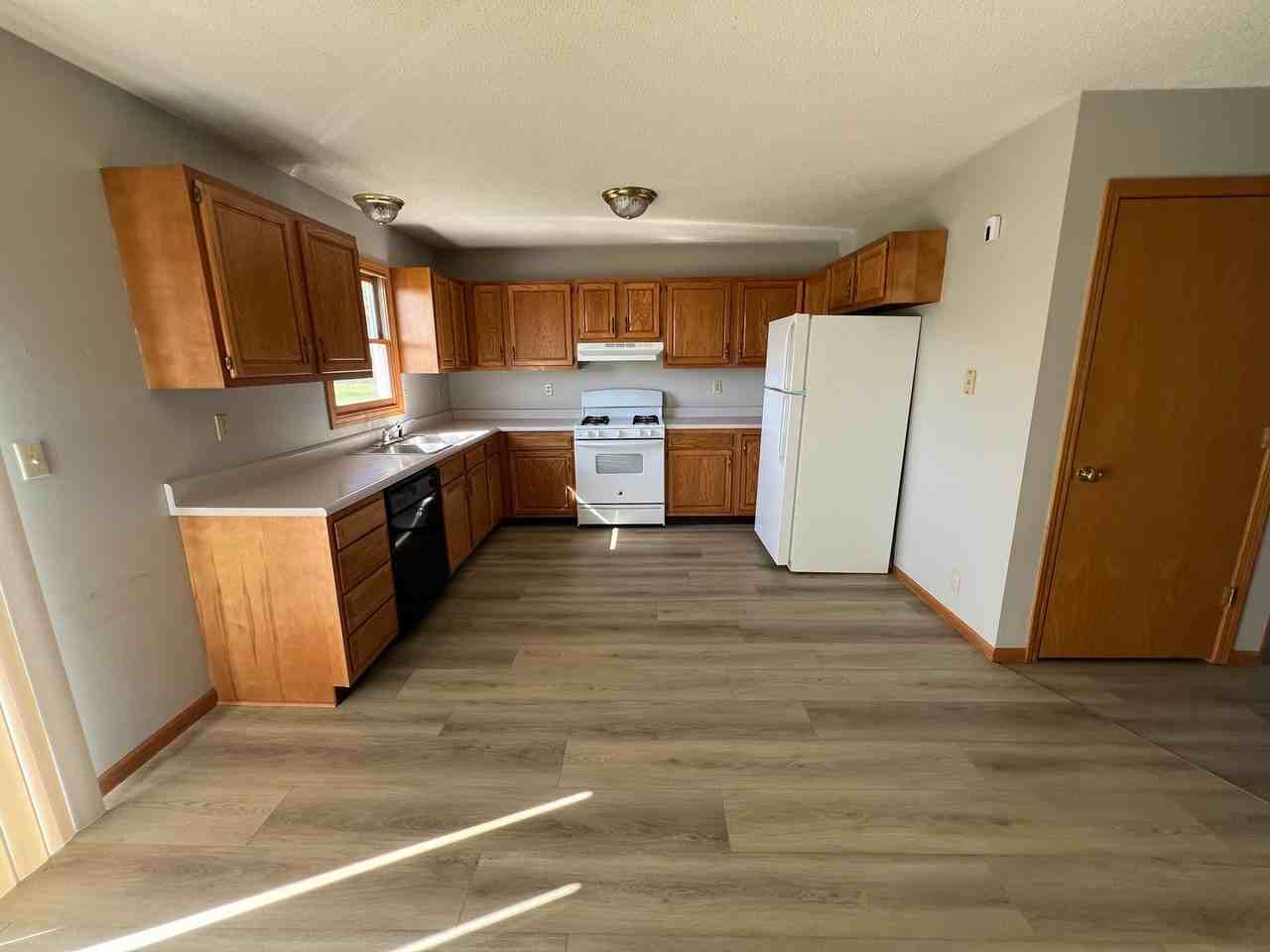 6603 Niagara Cir - Photo 2 of 19