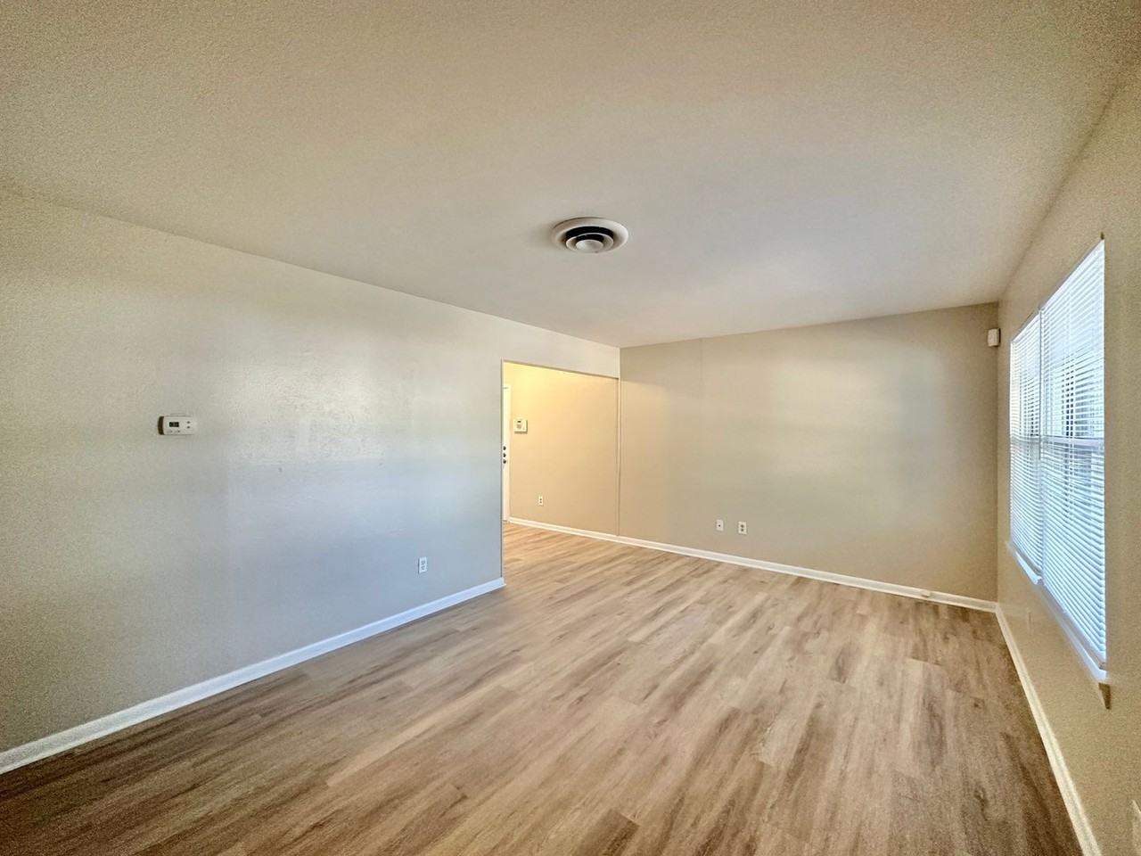707 W Lincoln Ave - Photo 2 of 25